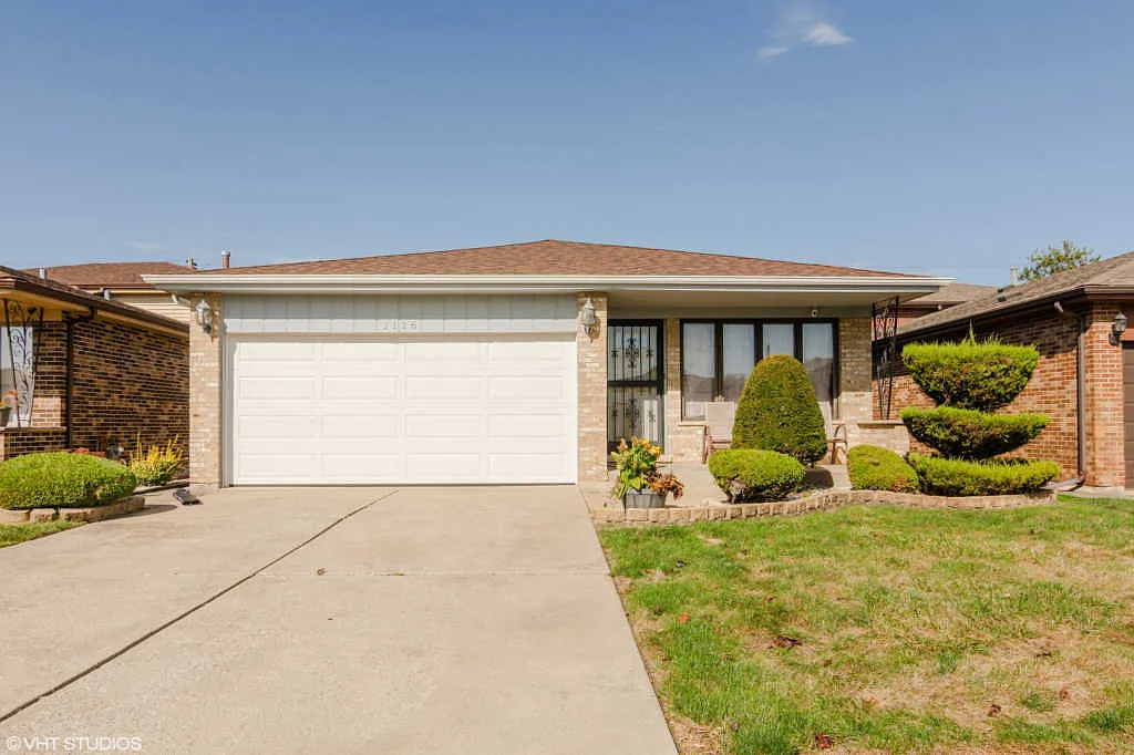 1116 Stewart Ave photo 1