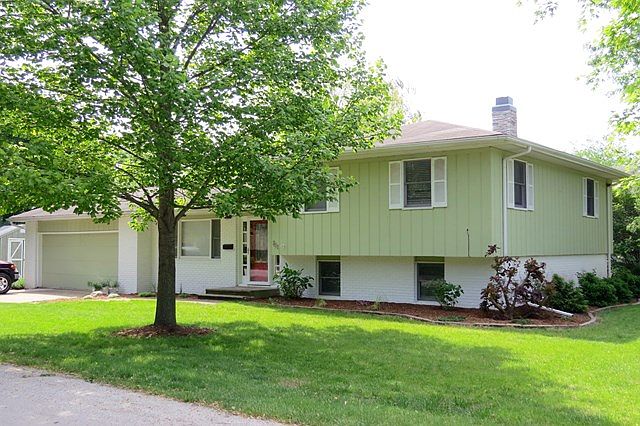 1st image of 701 E Ash St