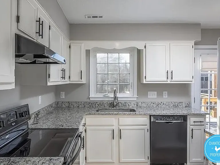 4717 Eagle Rock Rd — Photo 3