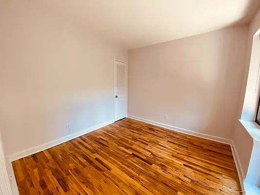 Rented by Metropolis Real Estate of Manhattan | media 9