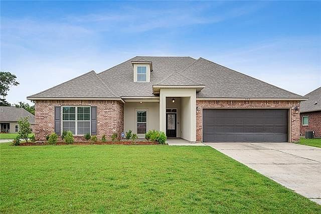 1st image of 404 Scotch Pine Dr