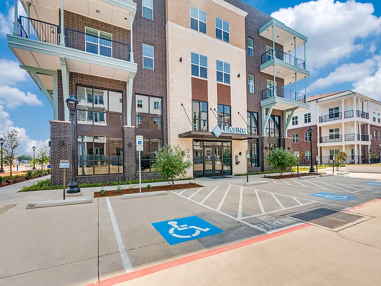 Jefferson Ridglea Village Townhomes — Photo 10