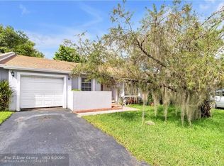 5586 Lakewood Cir APT B, Margate, FL 33063