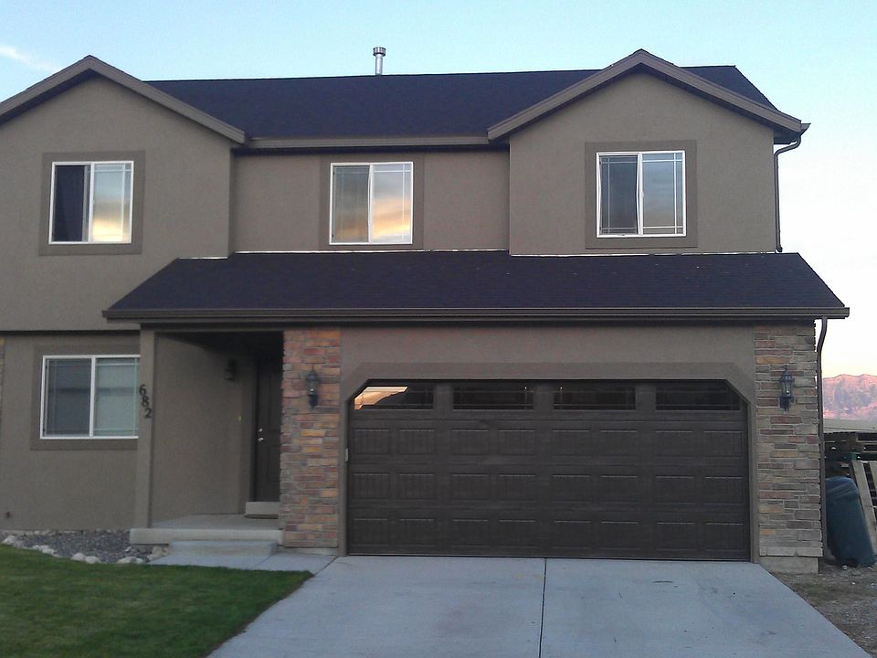 1st image of 682 N Badger Ln