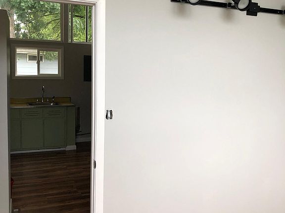 3rd image of 4703 Delaware St