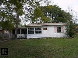 1st image of 1209 Essex Dr N