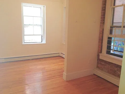 11-13 Aberdeen St #2 — Photo 4