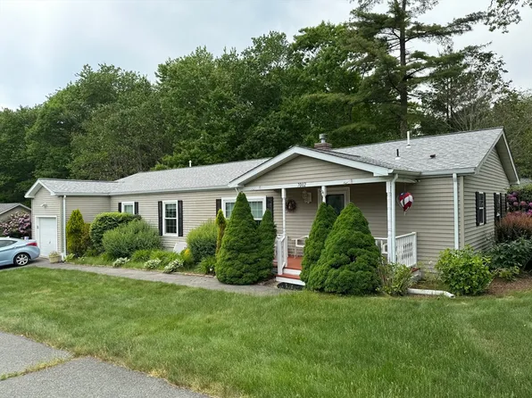 7002 Island Dr, Middleboro, MA 02346