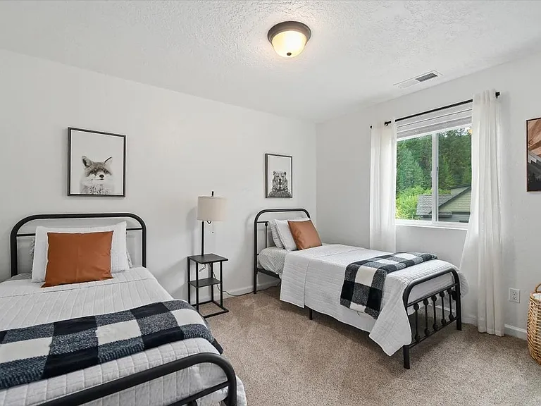 70 Wapiti Ct — Photo 17