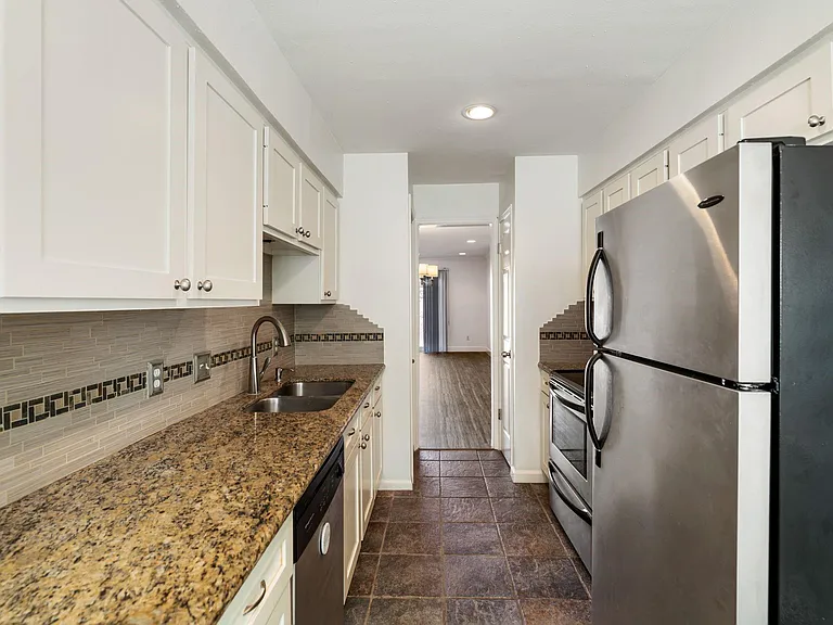 13228 Trail Hollow Dr #3228 — Photo 9