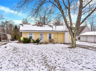 2260 Heston Dr, Lake Milton, OH 44429