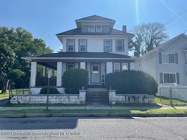 162 Ridge Avenue photo 1