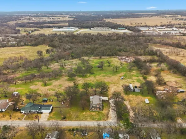 1401 S Walnut St, Cleburne, TX 76033