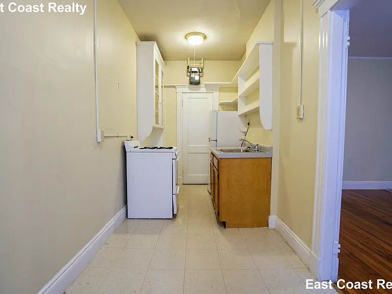 220 Kelton St #224-6 — Photo 7