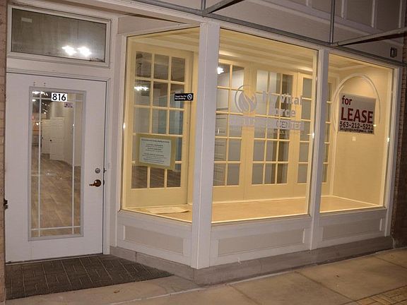 816 Front Entry and Beautiful Display Window