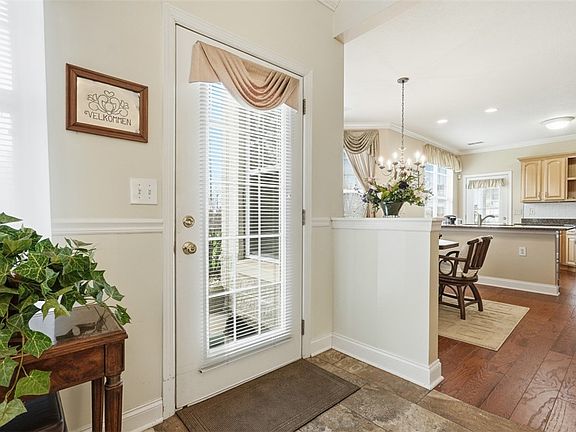 3rd image of 244 Adams Pointe Blvd Unit 10