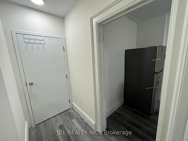 5 Sorauren Ave #5 — Photo 4