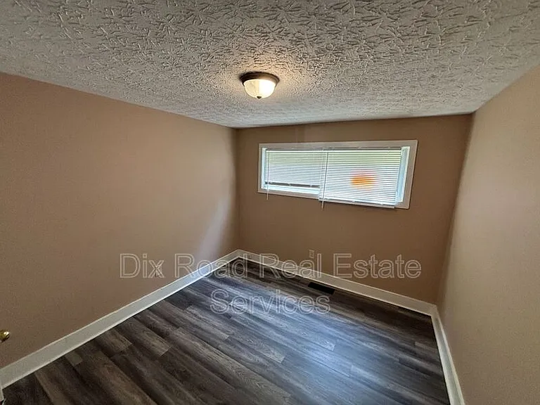 1211 Franklin St — Photo 14