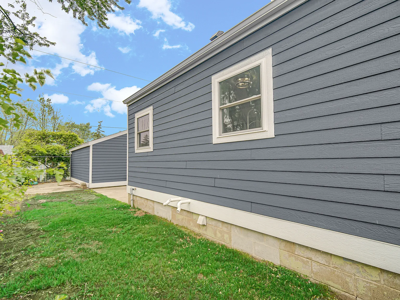 4 bed, 1536 sqft, $1,900 — Photo 2
