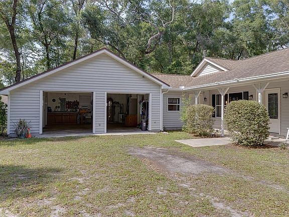 4th image of 39 Wood Ridge Dr