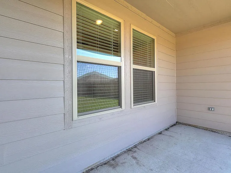 1278 Carnaby — Photo 41