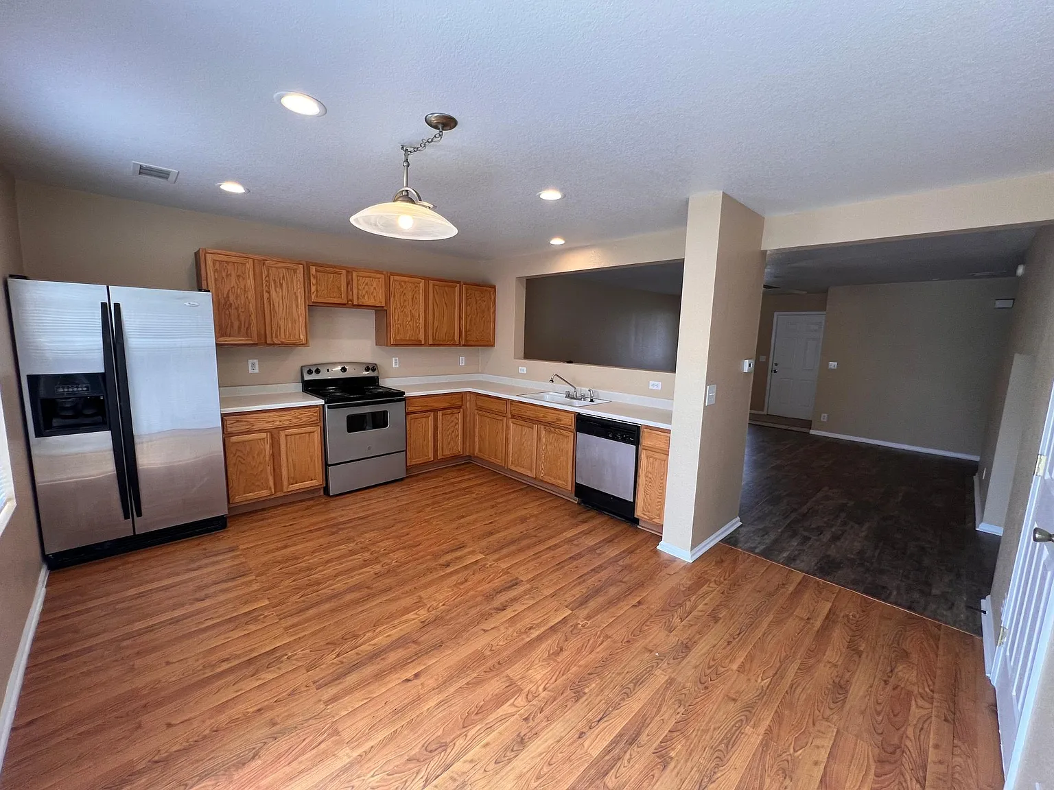 2 bed, 1238 sqft, $2,300 — Photo 4