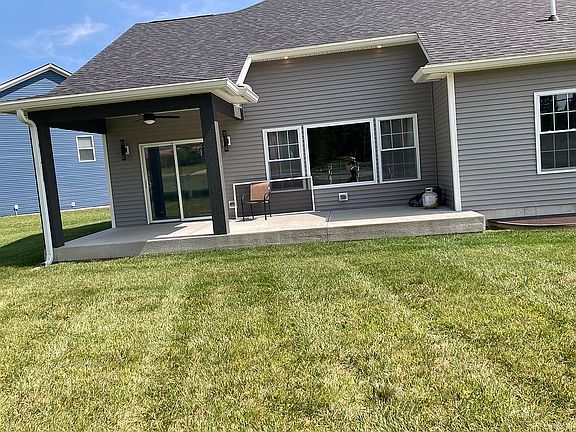 2nd image of 104 Clemmons Ct