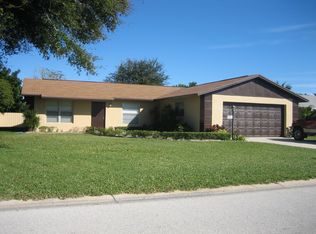 9071 SE Eagle Ave, Hobe Sound, FL 33455