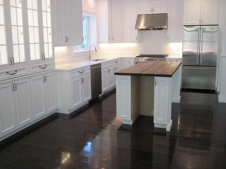 1st image of 23 Woodmere Dr #13