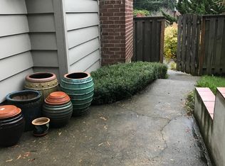 7043 SW 8th Ave, Portland, OR 97219