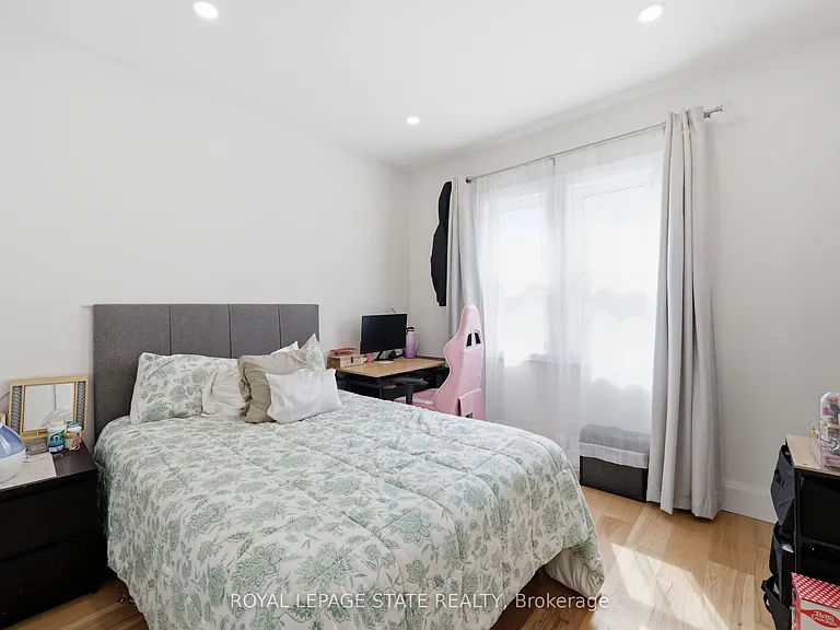 129 Jackson St W — Photo 13