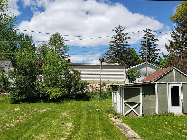 1057 Reynolds St — Photo 10