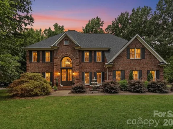 132 Rugby Rd, Salisbury, NC 28144