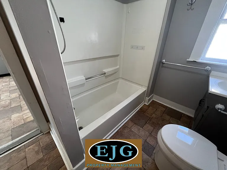 74 Ash St #1 — Photo 32