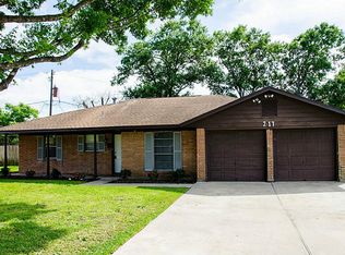 217 Hummingbird Ct, Pasadena, TX 77502