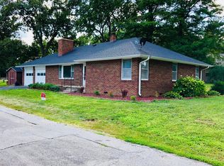 203 Augusta Dr, Mahomet, IL 61853