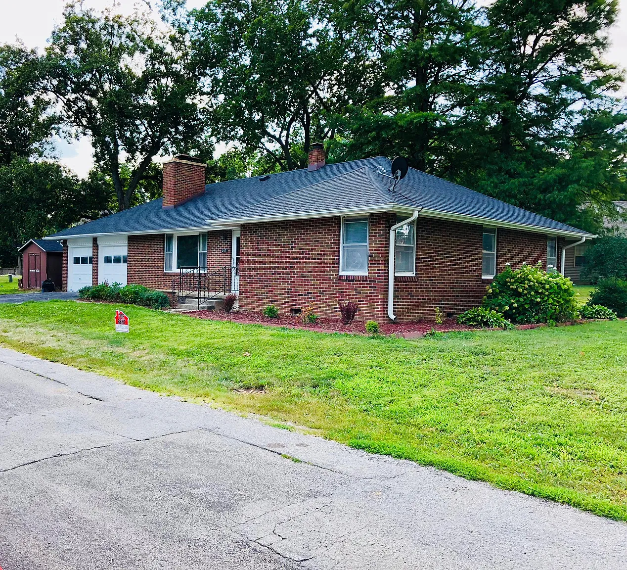 203 Augusta Dr photo 1