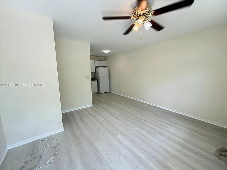 4801 SW 18th St #2 — Photo 2