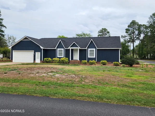 68 Lake Shore Drive, Elizabethtown, NC 28337