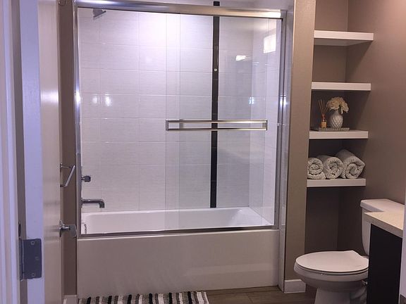 5th image of 739 S Ogden Dr #29