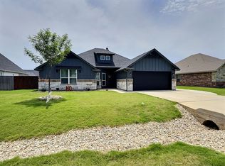 4015 Gallivant Dr, Granbury, TX 76049