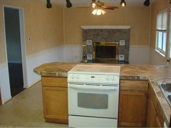 2nd image of 1388 Nesbitt Dr