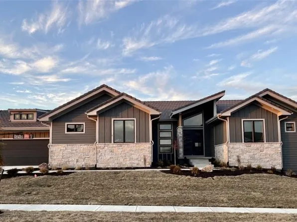 4402 W 155th Ter, Overland Park, KS 66224