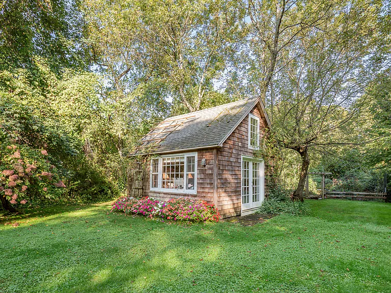 134 Three Mile Harbor Rd — Photo 17