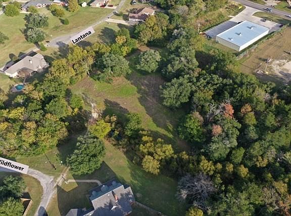 3rd image of 103 Wildflower Ln
