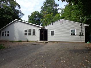 71 Main St, Monsey, NY 10952