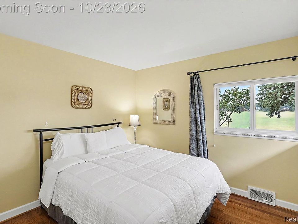 98 Edgelake Dr, photo 16