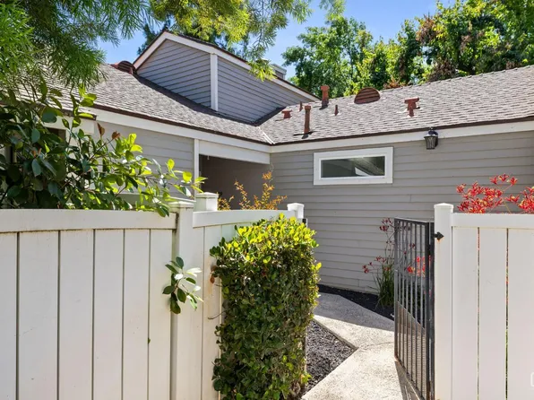 8000 Kroll Way APT 29, Bakersfield, CA 93311