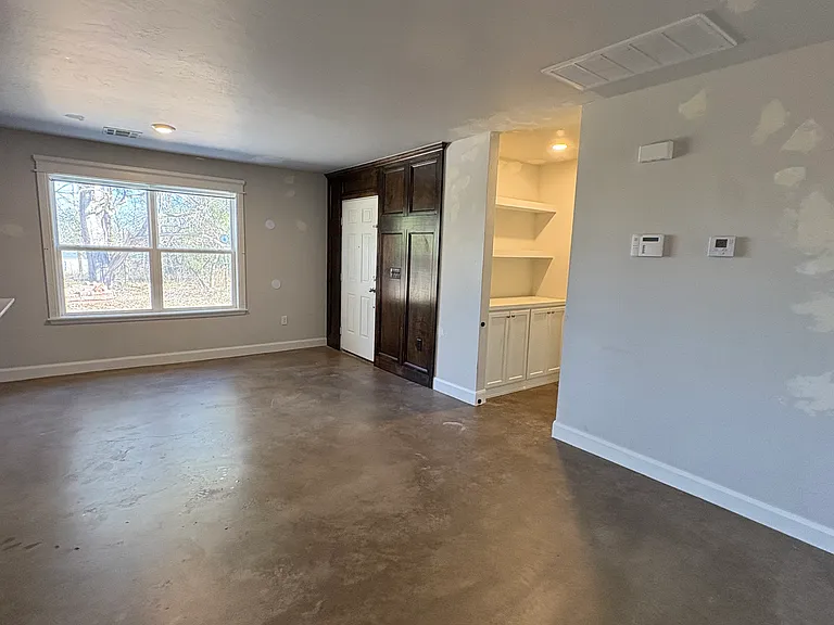322 S 6th St — Photo 21