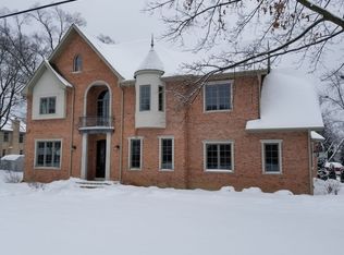 2252 Dehne Rd, Northbrook, IL 60062